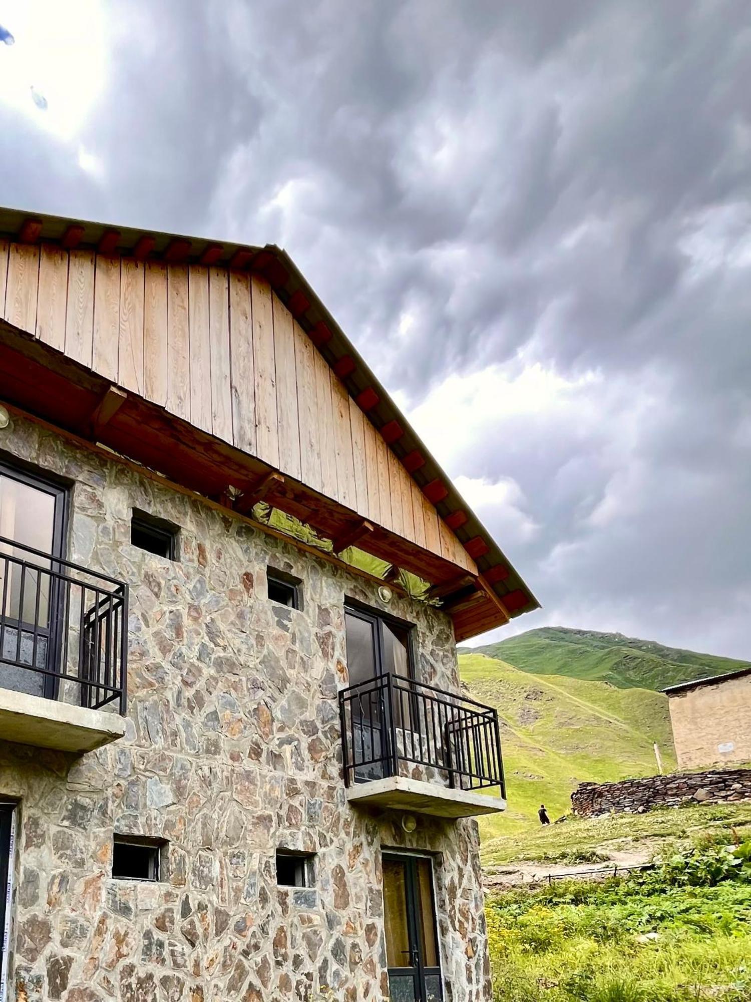 Gamarjoba Guest And Art House Hotel Ushguli Exterior photo