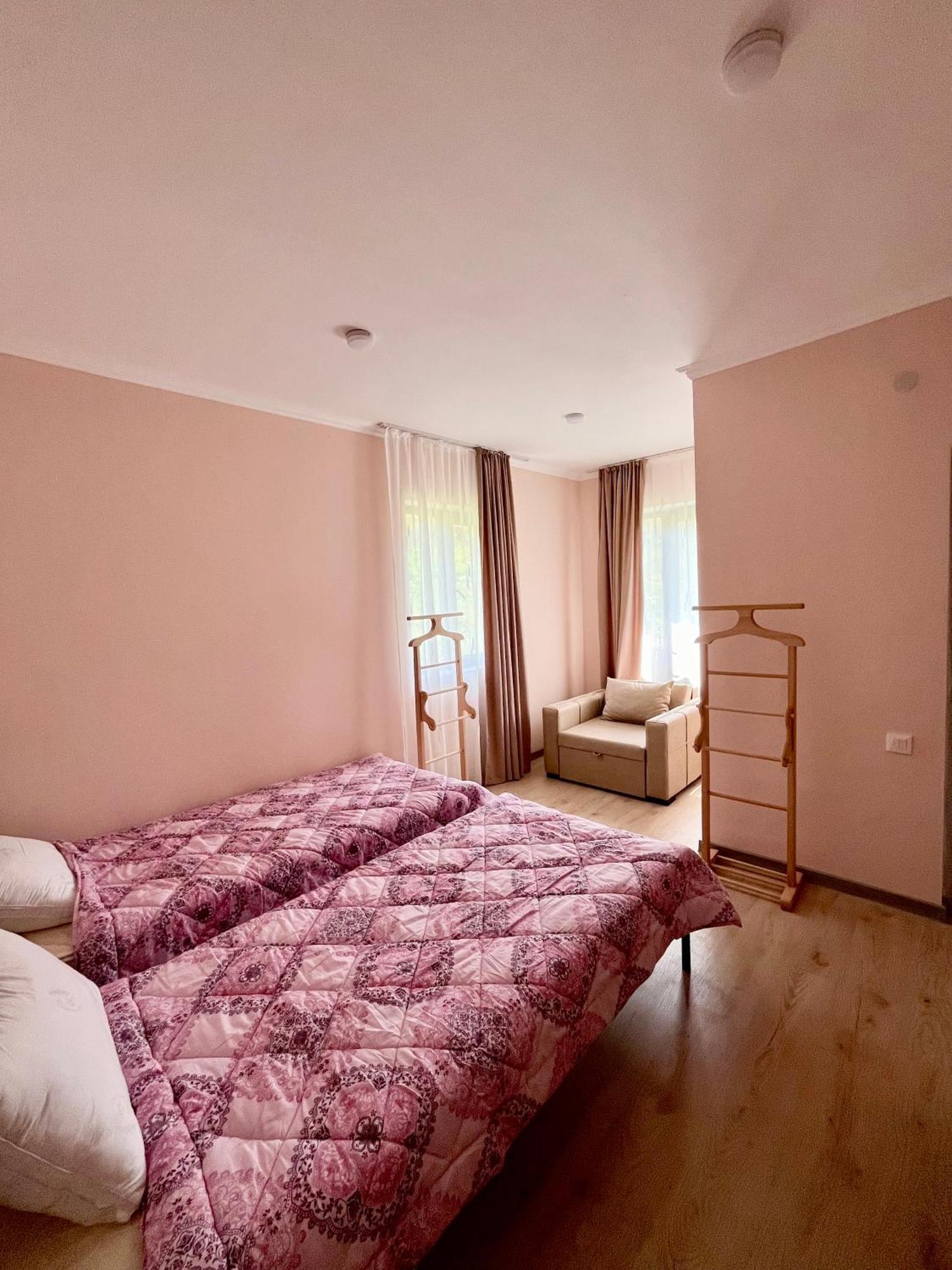 Gamarjoba Guest And Art House Hotel Ushguli Exterior photo